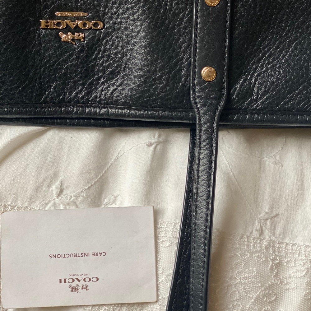 COACH PEBBLED LEATHER TOTE - BLACK - Picture 4 of 13